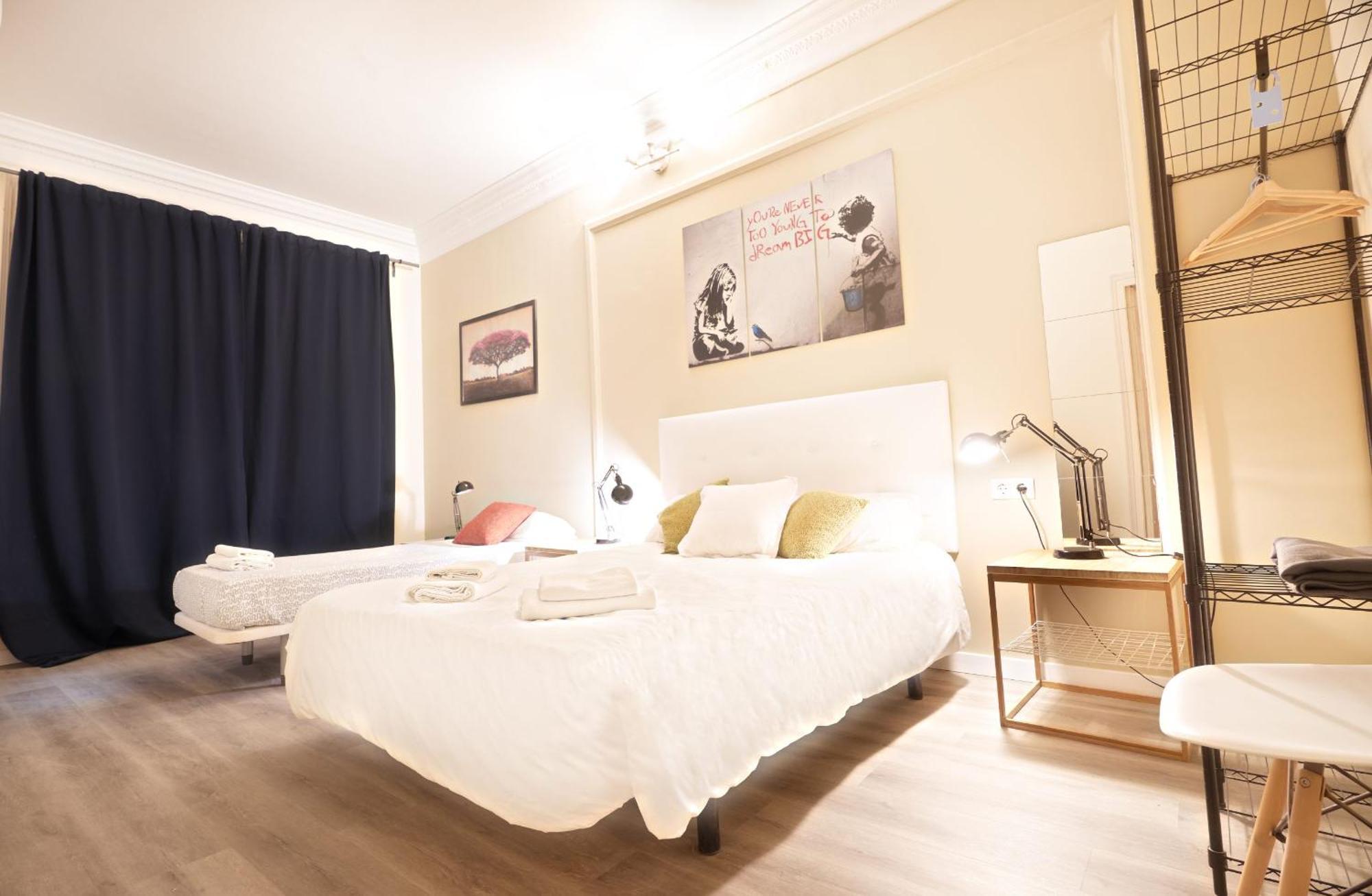 Wow Hostel Barcelona Kültér fotó