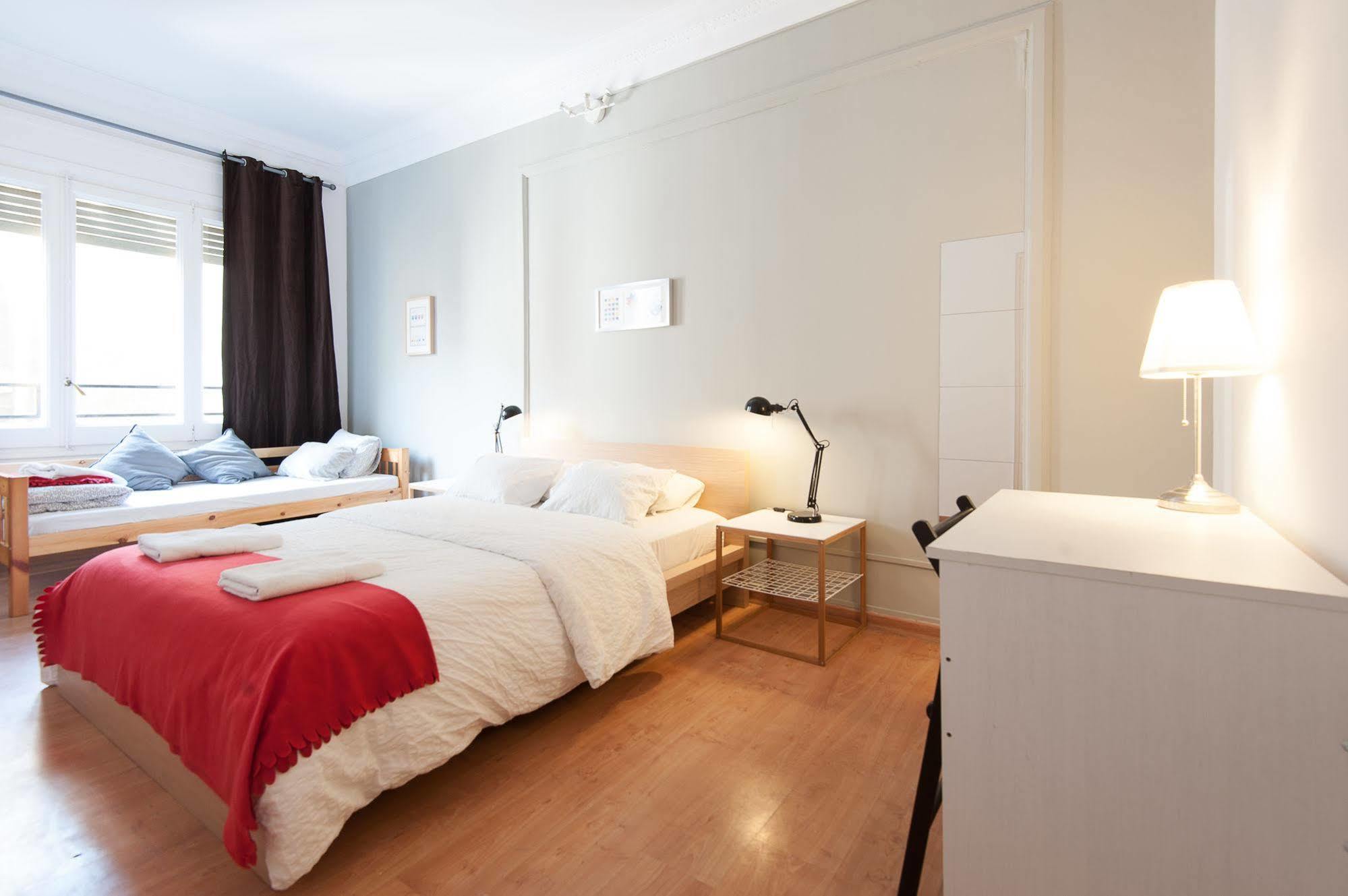 Wow Hostel Barcelona Kültér fotó
