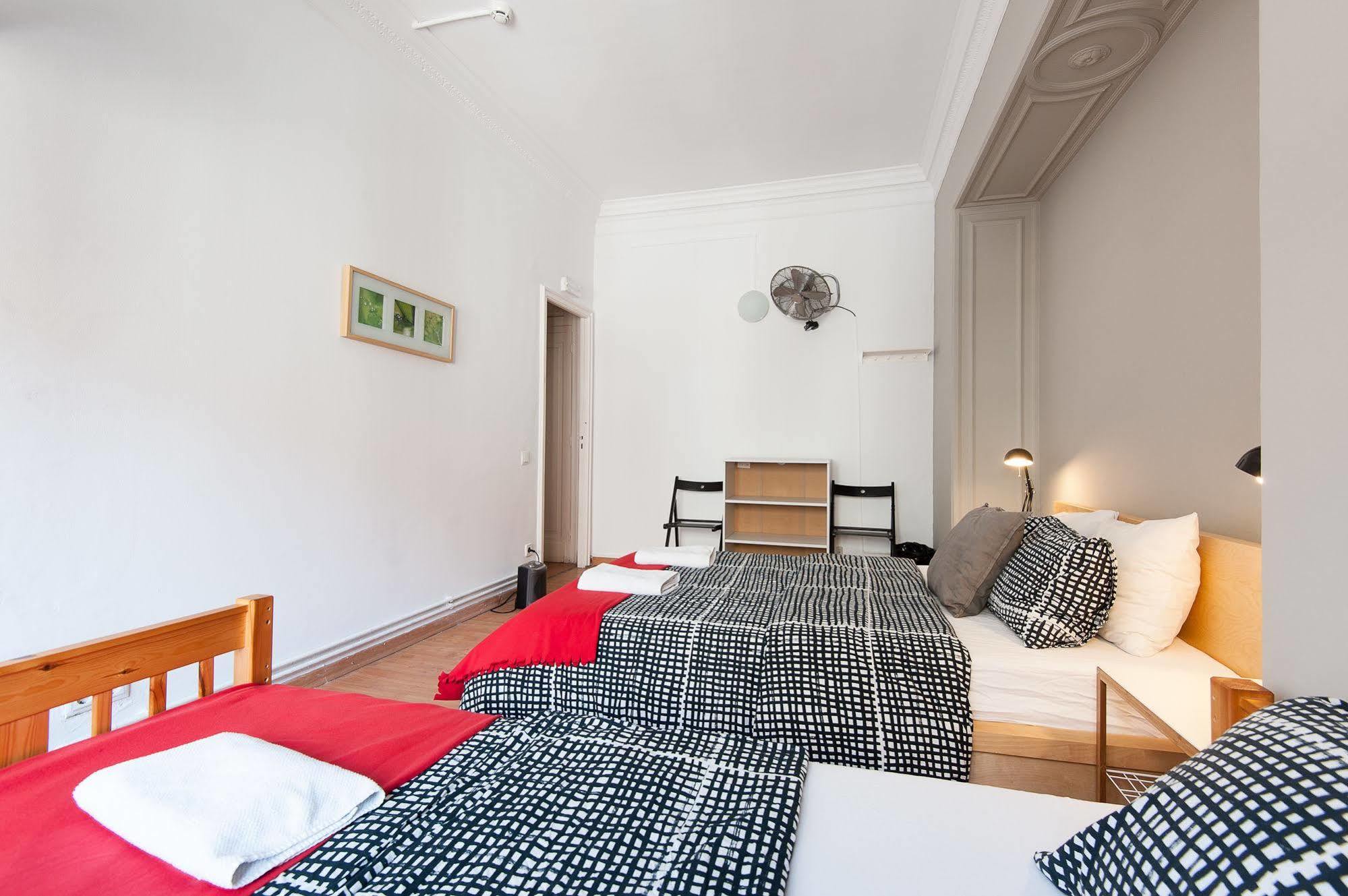 Wow Hostel Barcelona Kültér fotó