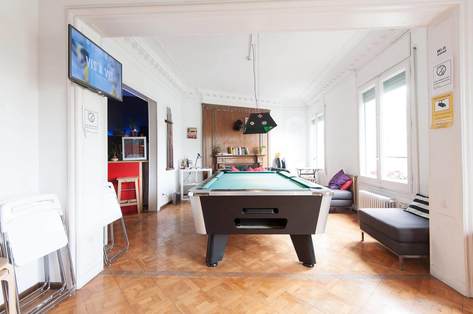 Wow Hostel Barcelona Kültér fotó
