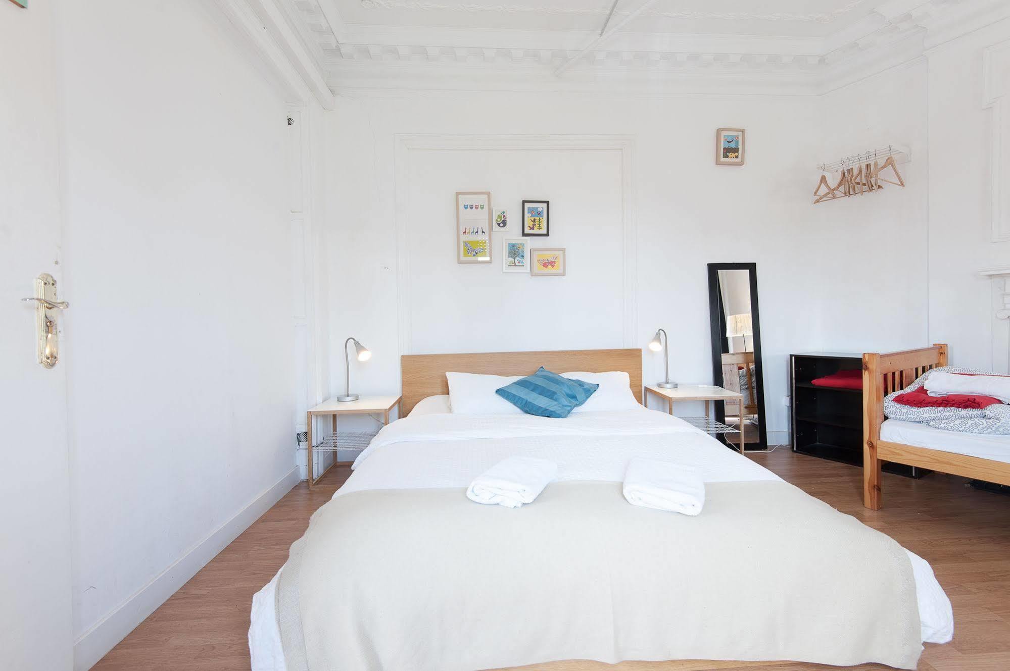 Wow Hostel Barcelona Kültér fotó